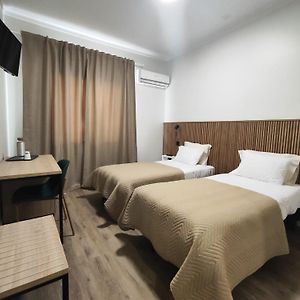 Habitación con 2 Camas Individuales